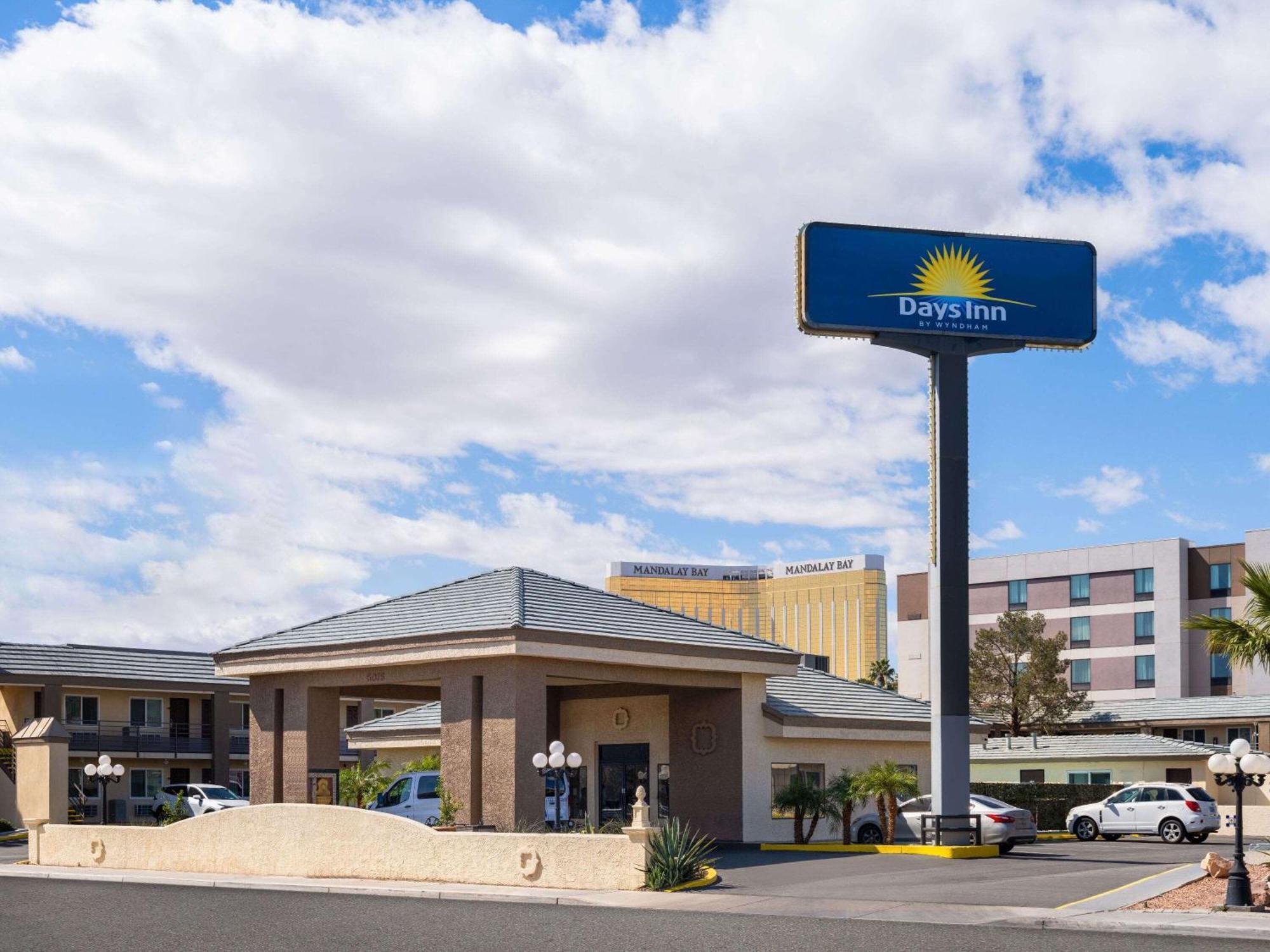Days Inn By Wyndham Las Vegas Airport Near The Strip Esterno foto